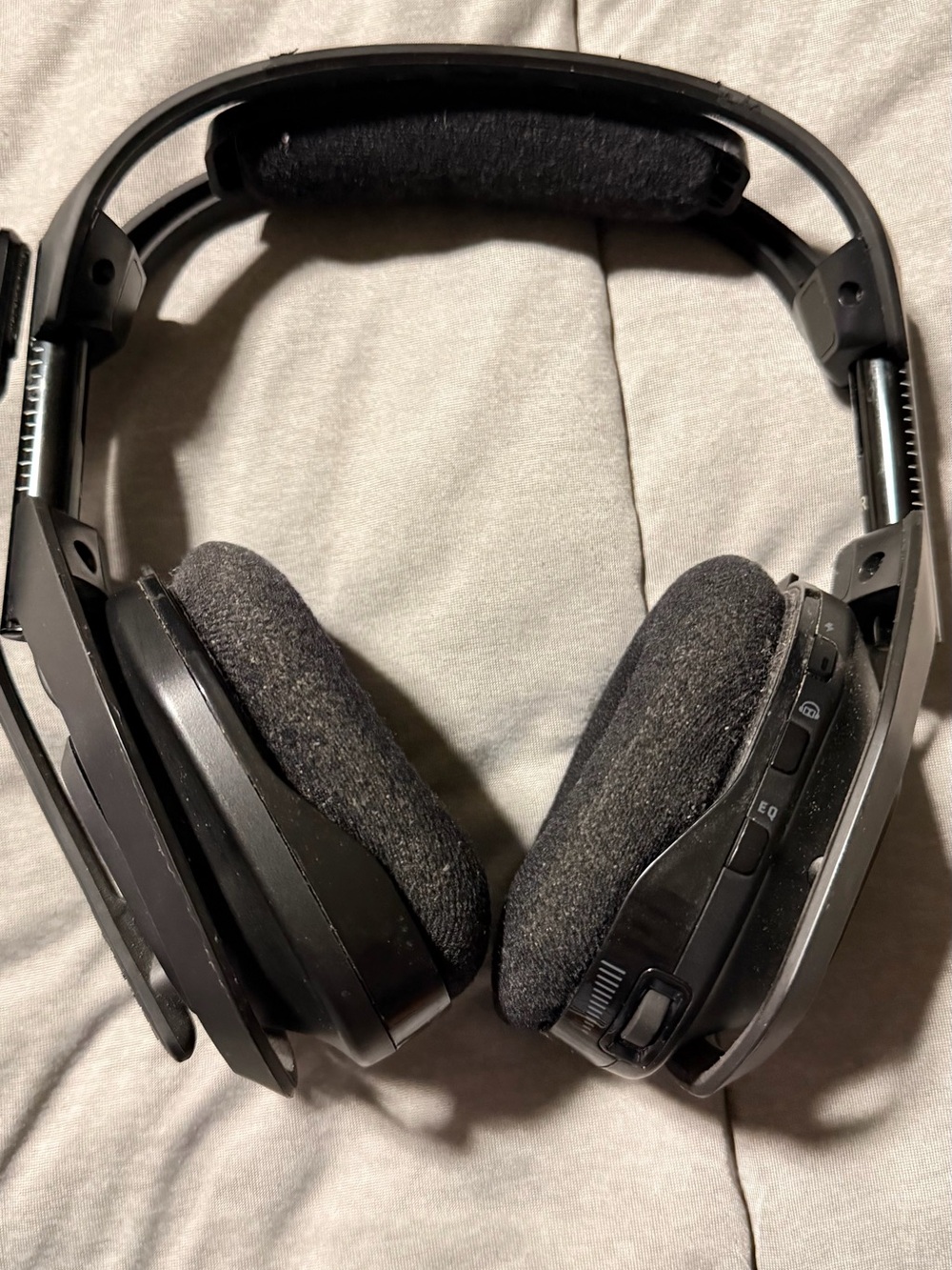 Astro A50 Wireless Gaming Headset with Base Station — Black - Picture 3 of 11